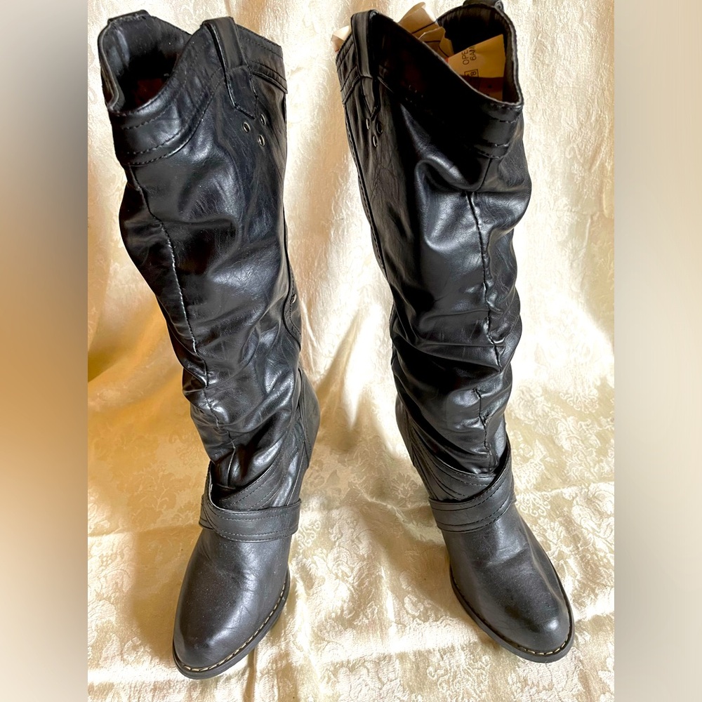 Black Leather Women's Knee-High Belt Boots